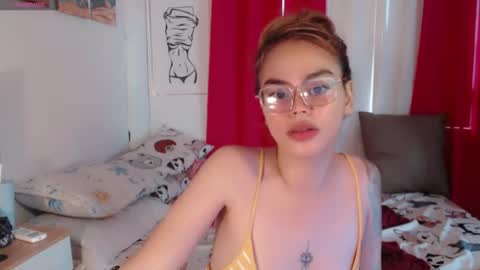 Snapshot of superhotvaleria chatting on October 2025 12:41:01 AM Im val online show from October 2025 12:41:01 AM