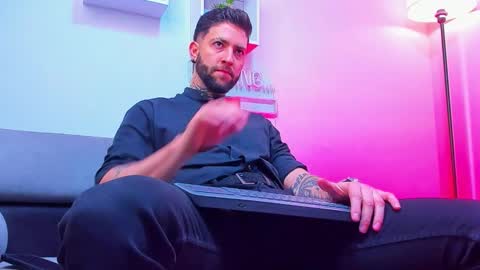 supreme_alpha_ online show from November 2025 03:16:01 AM