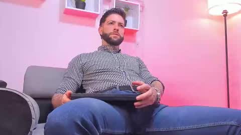 supreme_alpha_ online show from December 2025 08:47:01 PM