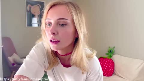 Raven - Ravie online show from September 2025 02:42:01 PM