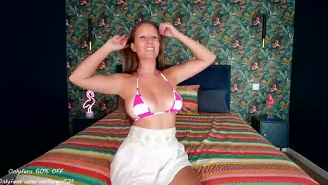 Snapshot of surfergirl121 chatting on July 2026 01:59:02 PM Allie online show from July 2026 01:59:02 PM