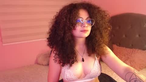 Snapshot of susan_bluee chatting on February 2025 05:18:01 PM Susan online show from February 2025 05:18:01 PM