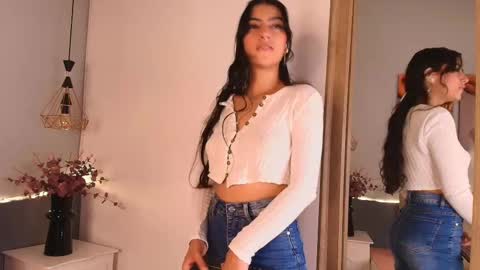 Snapshot of susana__sanchez chatting on October 2025 01:17:01 PM  SUSANA  online show from October 2025 01:17:01 PM
