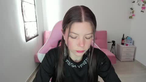 Snapshot of susana_garciaa chatting on January 2025 07:20:01 PM  Susana   ig susanna garcia23 online show from January 2025 07:20:01 PM