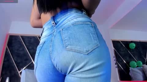 susanahenao online show from April 2026 06:31:02 PM