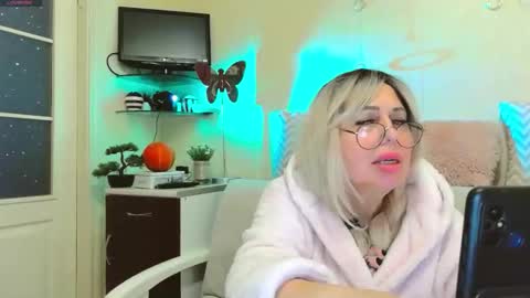 Snapshot of susienoreen chatting on November 2025 02:52:02 PM SusieNoreen online show from November 2025 02:52:02 PM