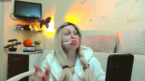 Snapshot of susienoreen chatting on November 2025 04:36:02 AM SusieNoreen online show from November 2025 04:36:02 AM