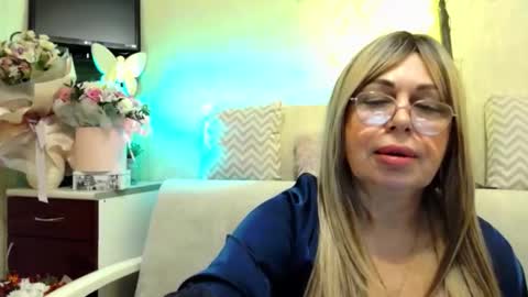 Snapshot of susiexnoreen chatting on April 2026 02:15:02 AM SusiexNoreen online show from April 2026 02:15:02 AM