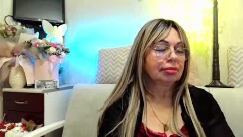Snapshot of susiexnoreen chatting on April 2026 01:41:02 AM SusiexNoreen online show from April 2026 01:41:02 AM