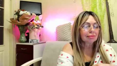 Snapshot of susiexnoreen chatting on April 2026 02:15:01 AM SusiexNoreen online show from April 2026 02:15:01 AM