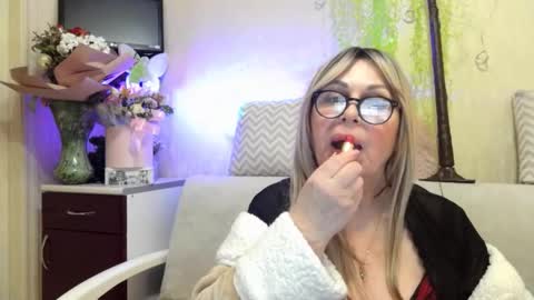 Snapshot of susiexnoreen chatting on May 2026 07:13:01 AM SusiexNoreen online show from May 2026 07:13:01 AM