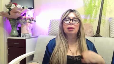 Snapshot of susiexnoreen chatting on May 2026 02:06:02 AM SusiexNoreen online show from May 2026 02:06:02 AM