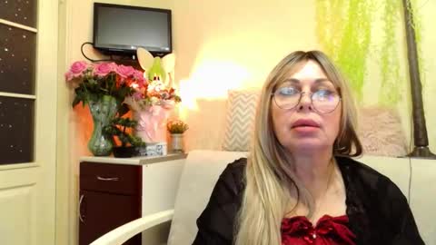 Snapshot of susiexnoreen chatting on May 2026 04:40:01 AM SusiexNoreen online show from May 2026 04:40:01 AM