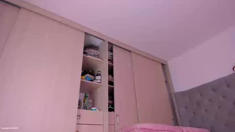 Juliana garcia online show from September 2025 04:18:02 PM