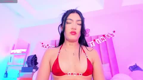 Sussan Nicole  online show from February 2025 01:08:01 PM