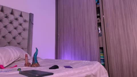 Andrea online show from April 2026 01:42:02 AM