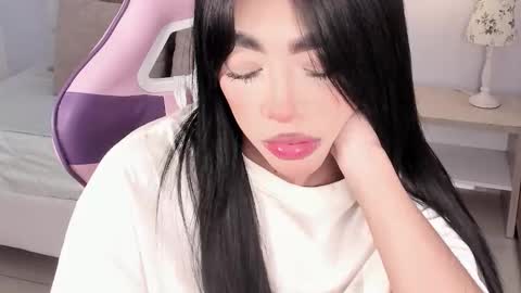 Sussie Tompsom online show from December 2025 05:31:02 PM