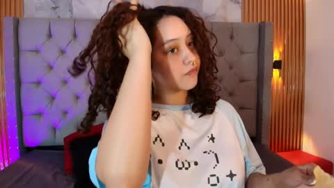 Snapshot of suxan_white chatting on May 2026 02:00:02 PM suxan_white online show from May 2026 02:00:02 PM