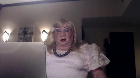 Snapshot of suzannebanci chatting on February 2025 05:14:01 PM My name is Sissy or more fully Suzanna Aprilia Maria Mariquita Catarina Chinita Banci. Soy una puta - que chimba ladybug online show from February 2025 05:14:01 PM