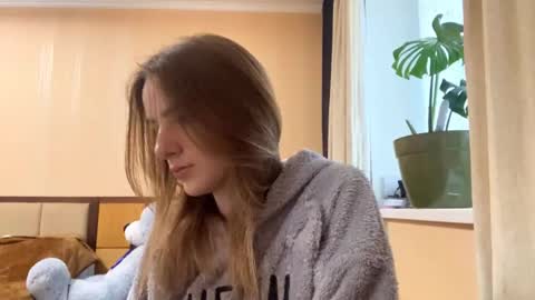 Snapshot of suzannetigerino chatting on April 2026 07:53:01 AM Emila online show from April 2026 07:53:01 AM