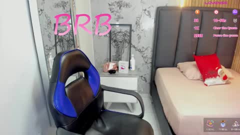 S U Z E T  online show from December 2025 07:41:02 PM