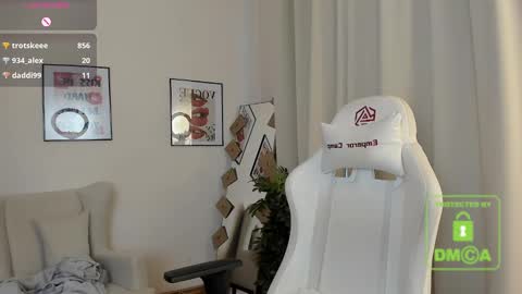 Suzy  next stream  Thursday Friday Saturday online show from February 2025 06:40:01 AM