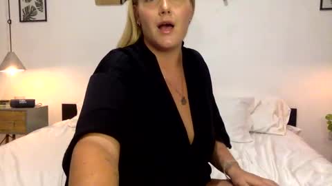 Swedish Candii online show from December 2024 04:27:02 AM