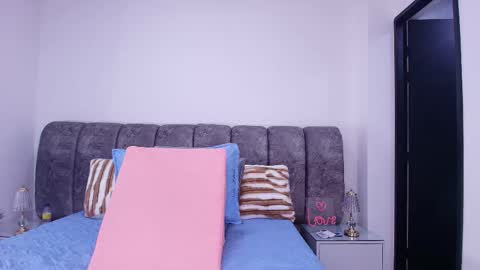 Debora  online show from November 2025 11:54:02 AM