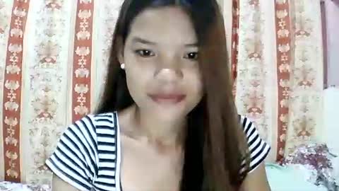 Snapshot of sweet01pinay chatting on May 2026 09:34:01 PM sweet01pinay online show from May 2026 09:34:01 PM