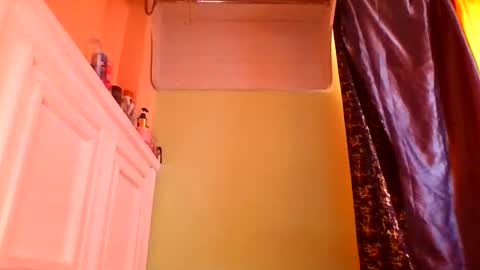 sweet52537 online show from April 2026 07:31:01 AM