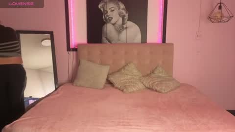sweet__cat__ online show from June 2026 02:01:01 AM