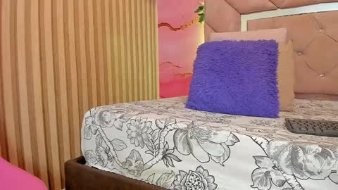 sweet__luna__ online show from April 2026 10:59:01 AM