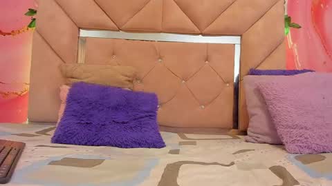 sweet__luna__ online show from June 2026 11:10:01 AM