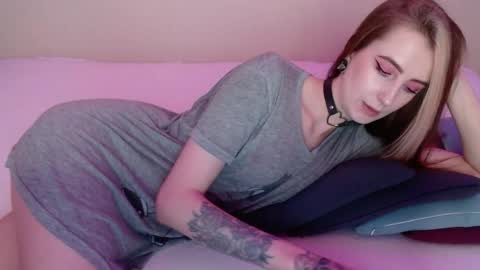 Snapshot of sweet_alica15 chatting on April 2026 07:07:02 PM Alice online show from April 2026 07:07:02 PM