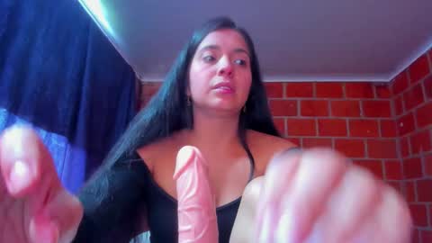 sweet and hot alaia online show from January 2026 02:32:01 PM