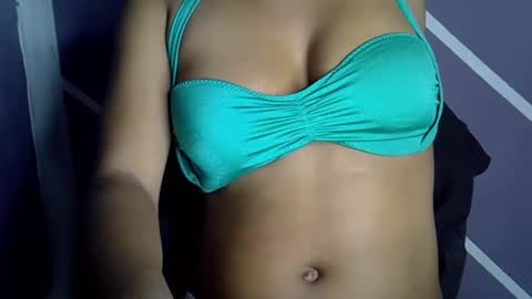 Snapshot of sweet_berry31 chatting on September 2025 12:06:01 PM baby girl online show from September 2025 12:06:01 PM