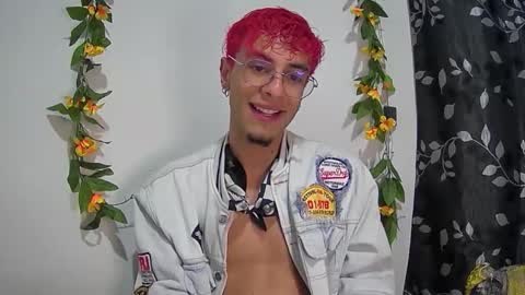 sweet_boy2224 online show from November 2025 01:30:01 AM