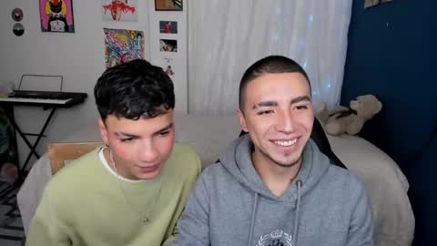 Snapshot of sweet_boys_xx chatting on February 2025 12:28:01 PM CristianBrayan PVT OPEN online show from February 2025 12:28:01 PM