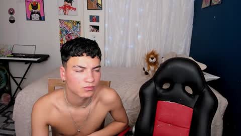 Snapshot of sweet_boys_xx chatting on February 2025 10:39:02 AM CristianBrayan PVT OPEN online show from February 2025 10:39:02 AM