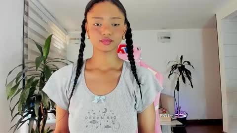 Snapshot of sweet_brunette88 chatting on December 2025 08:14:02 PM sweet_brunette88 online show from December 2025 08:14:02 PM