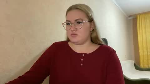 Snapshot of sweet_candy199 chatting on January 2025 08:02:01 PM Tender Anna online show from January 2025 08:02:01 PM