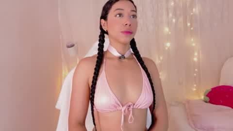 Snapshot of sweet_carine chatting on March 2026 11:24:02 AM camil online show from March 2026 11:24:02 AM