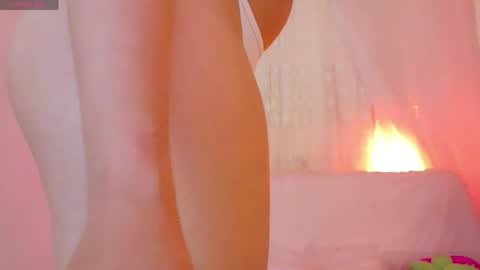 Snapshot of sweet_carine chatting on April 2026 12:06:02 PM camil online show from April 2026 12:06:02 PM