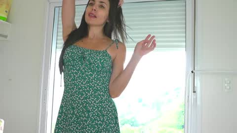 Snapshot of sweet_chilli_ chatting on January 2025 12:59:01 PM Bruna - Live on December - My wishlist online show from January 2025 12:59:01 PM