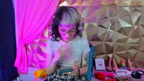  emmili  online show from February 2025 03:32:01 PM