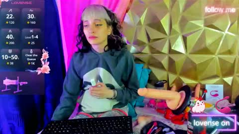  emmili  online show from September 2025 12:17:01 PM