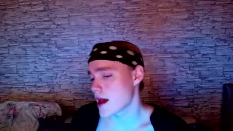 Snapshot of sweet_guys_ chatting on November 2025 11:04:02 PM Jack online show from November 2025 11:04:02 PM