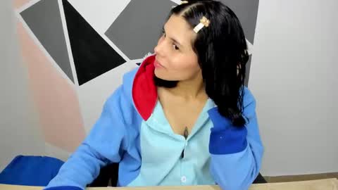 Hanna online show from October 2025 04:09:01 AM