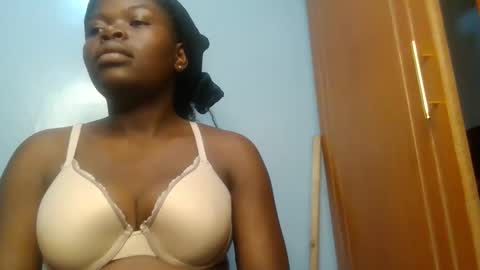 Snapshot of sweet_jamiie chatting on February 2026 07:19:02 PM jay online show from February 2026 07:19:02 PM