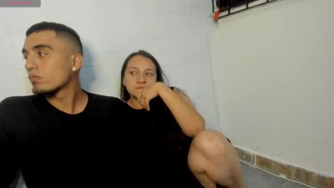 Snapshot of sweet_kings_of_sex chatting on November 2025 01:27:01 AM Chloe And Oliver online show from November 2025 01:27:01 AM